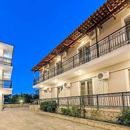 酒店 Karras Livin 拉加纳斯