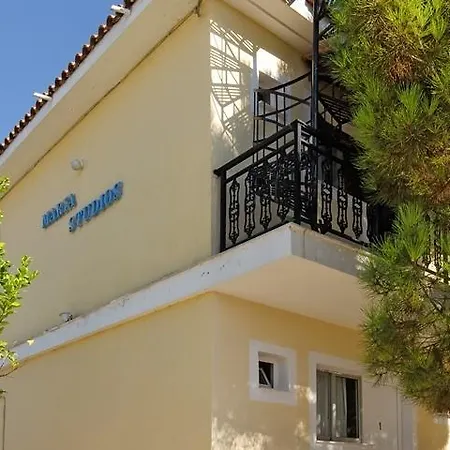 Отель Karras Livin 2*