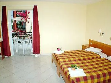 Karras Livin 2* Laganas